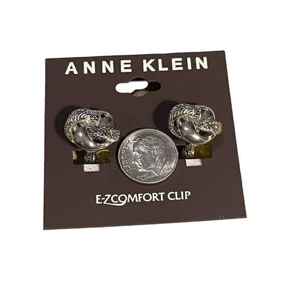 NWT Anne Klein Silver-Tone Etched Knot Clip-on Earrings - Picture 3 of 4